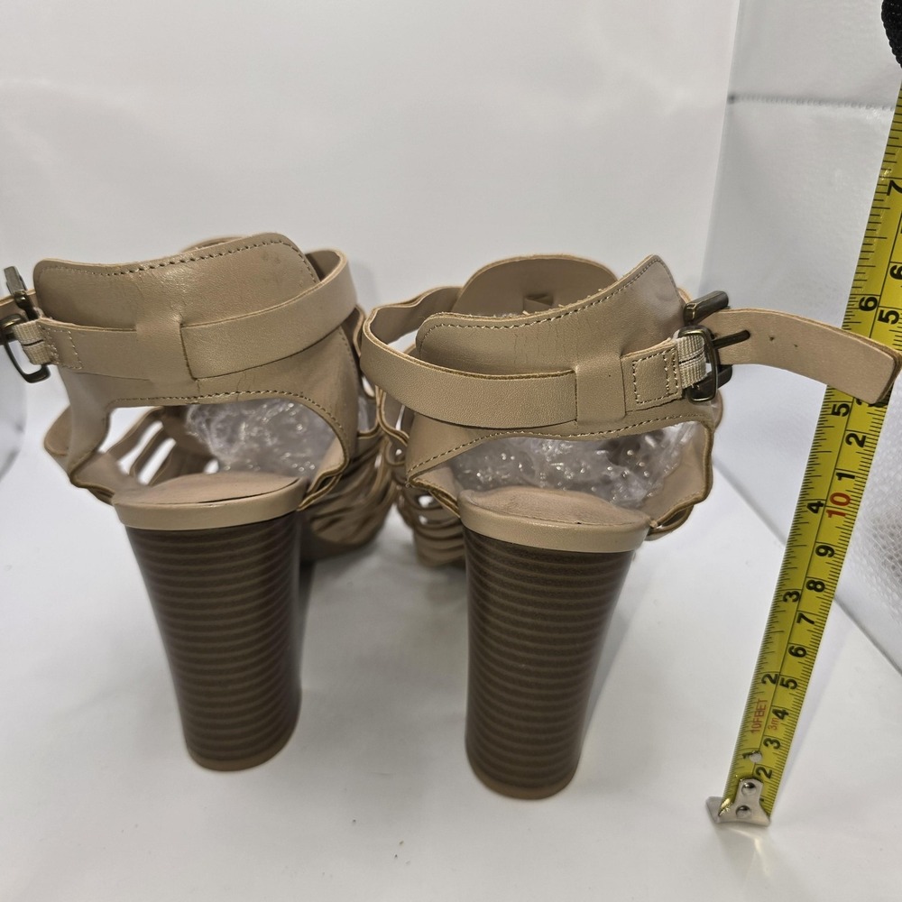 A New Day Sandals Womens Size 8 W Beige Strappy Gladiator Block Heel Shoes - Picture 2 of 8